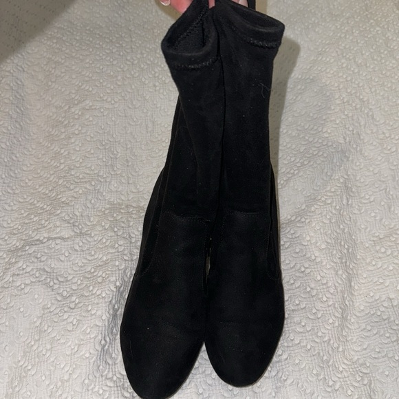 Faux suede heeled booties - Picture 4 of 5